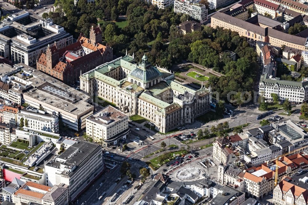 München from above - Court- Building complex of the Landgericht and Oberlandesgericht and of Karlsplatz Stachus in Munich in the state Bavaria, Germany