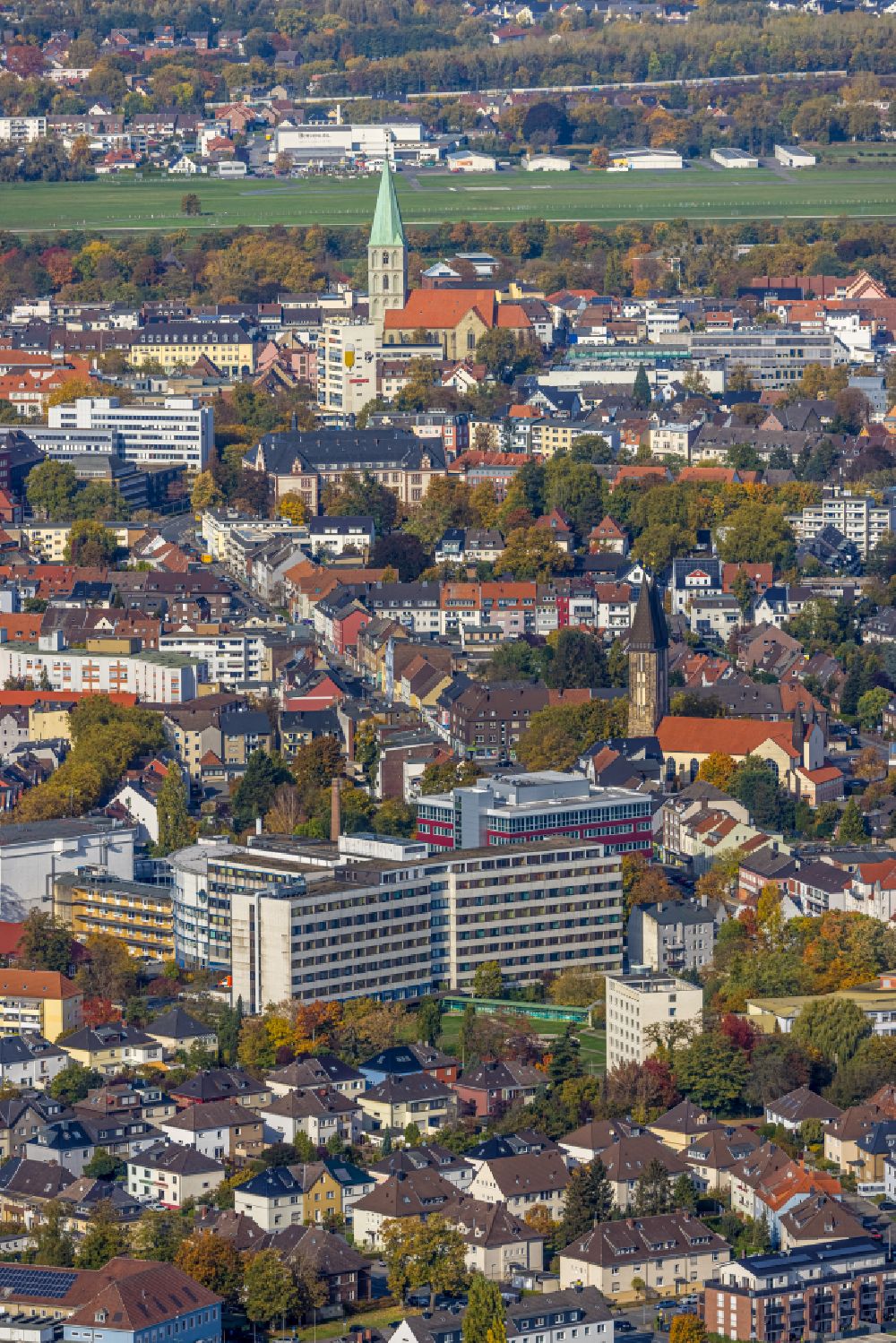 Hamm from the bird's eye view: Court- Building complex of OLG Oberlandesgericht on street Hesslerstrasse in the district Heessen in Hamm at Ruhrgebiet in the state North Rhine-Westphalia, Germany