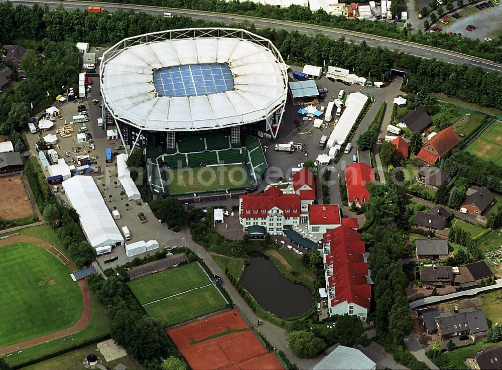 Halle / Westfalen from the bird's eye view: The Gerry Weber Stadium in Halle (Westfalen) is a multi-purpose arena. Originally designed for the ATP tennis tournament Gerry Weber Open lawn tennis stadium as a venue has a two part closeable roof in 88 seconds
