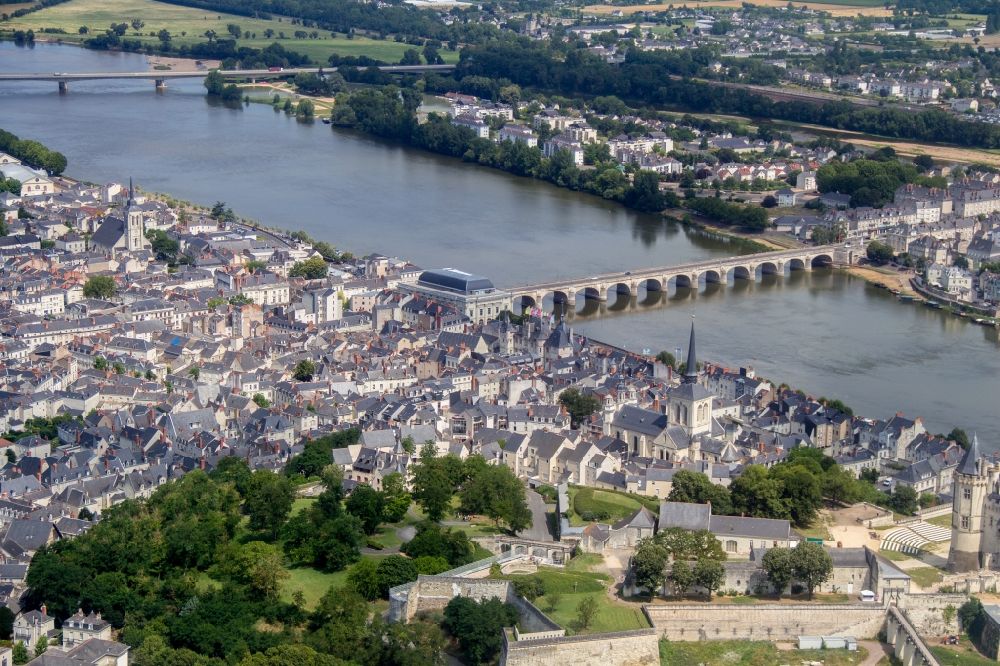 Aerial photograph Saumur - City area with outside districts and inner city area in Saumur in Pays de la Loire, France