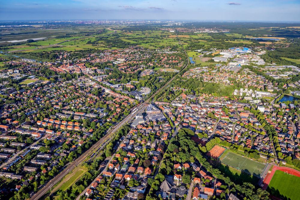 Aerial photograph Buxtehude - City area with outside districts and inner city area in Buxtehude in the state Lower Saxony, Germany