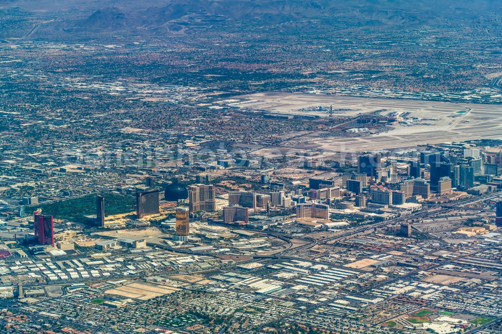 Aerial photograph Las Vegas - City area with outside districts and inner city area in Las Vegas in Nevada, United States of America