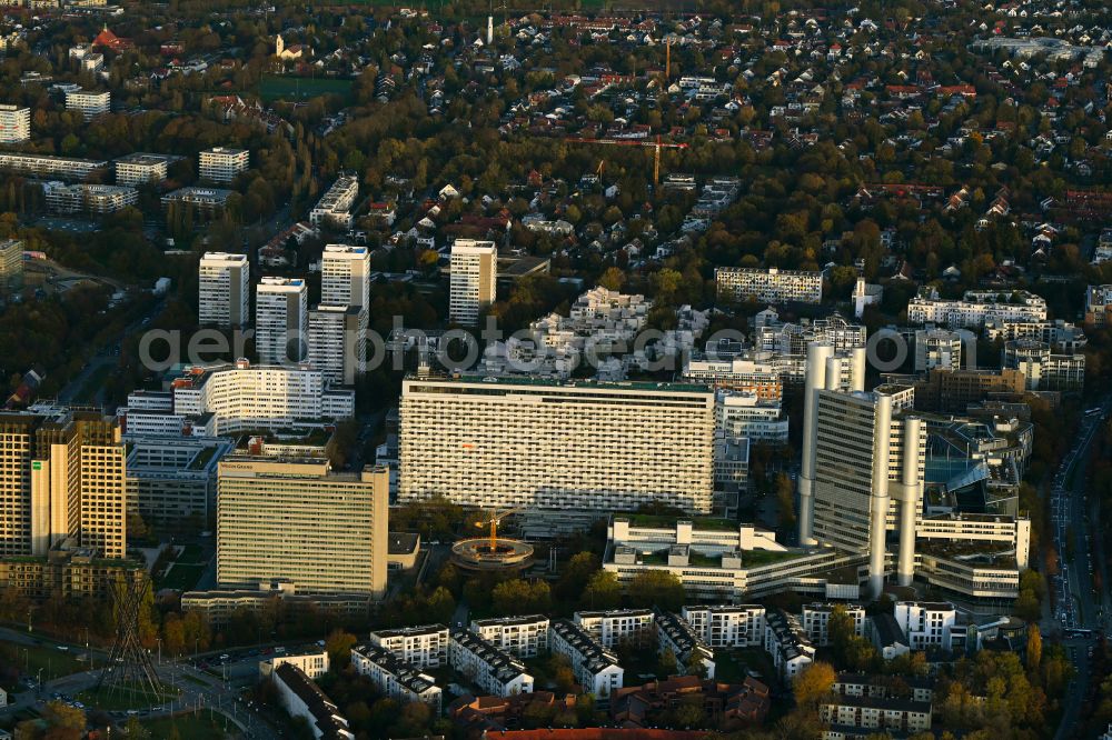 Aerial photograph München - High-rise building of HVB - UniCredit Bank and Sheraton Munich Arabellapark Hotel in the district of Bogenhausen in Munich in the state Bavaria, Germany