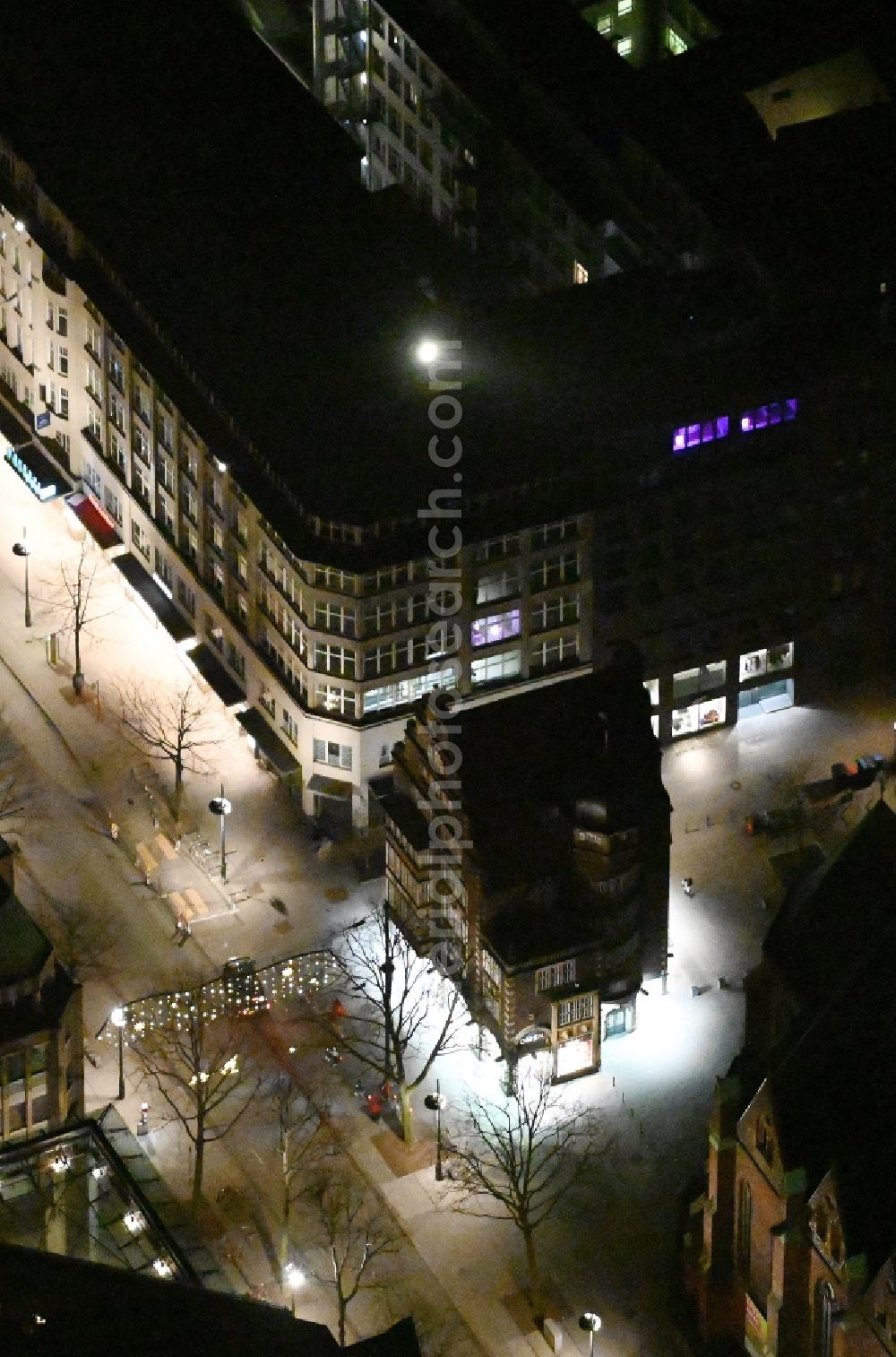 Aerial photograph Hamburg - Commercial building Thomas-i-Punkt on Moenckebergstrasse in the city center in Hamburg, Germany