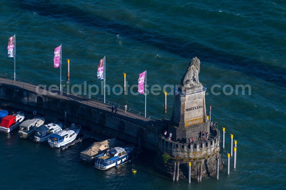 Aerial image Lindau (Bodensee) - Tourist attraction of the historic monument Bayerischer Loewe on street Roemerschanze in the district Insel in Lindau (Bodensee) at Bodensee in the state Bavaria, Germany