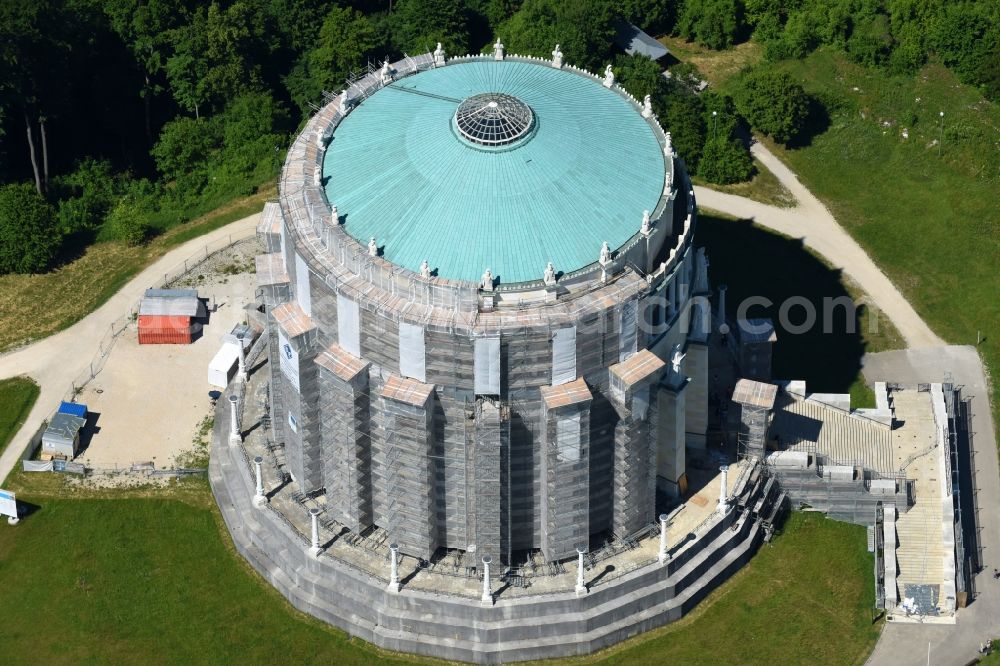 Aerial photograph Kelheim - Tourist attraction of the historic monument Befreiungshalle Kelheim in the district Hohenpfahl in Kelheim in the state Bavaria, Germany