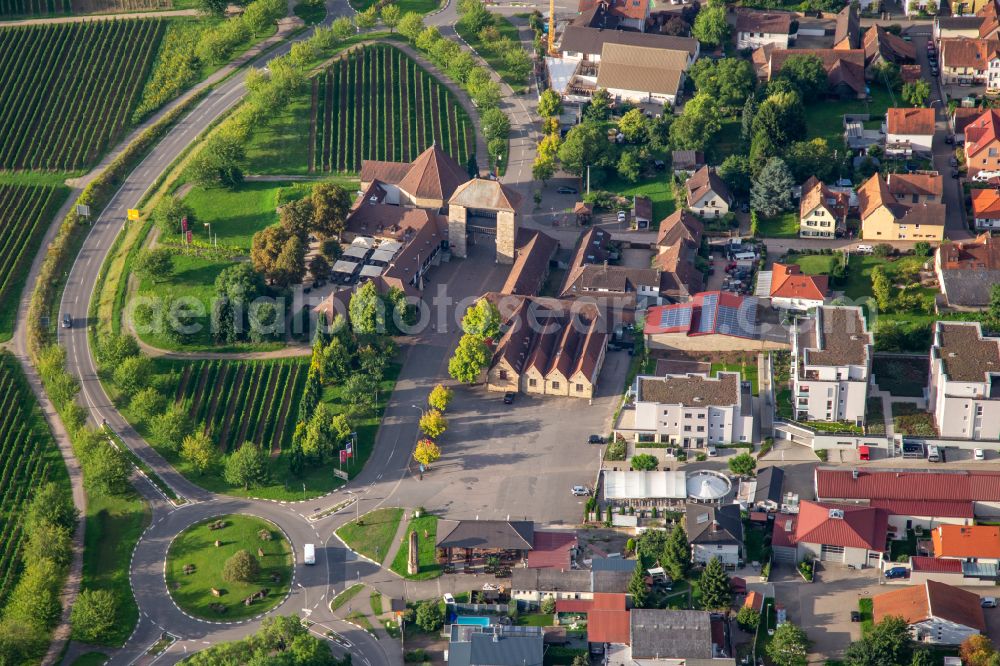Aerial photograph Schweigen-Rechtenbach - Tourist attraction of the historic monument Deutsches Weintor (Start of the German Wine-Street) in Schweigen-Rechtenbach in the state Rhineland-Palatinate, Germany