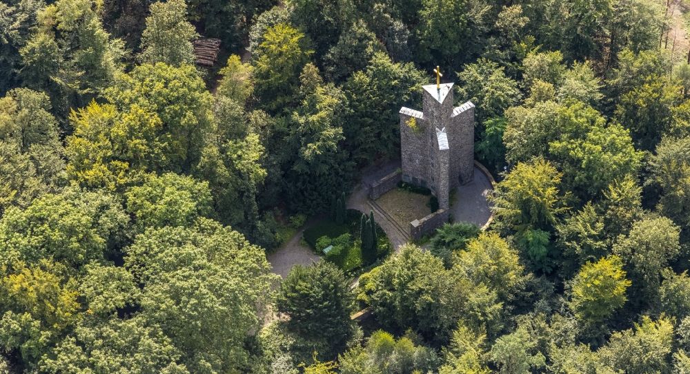 Aerial image Gevelsberg - Tourist attraction of the historic memorial to remember the dead soldiers of the first worldwar and the vicitims of the second worldwar at the municipal woods of Gevelsberg in the state North Rhine-Westphalia