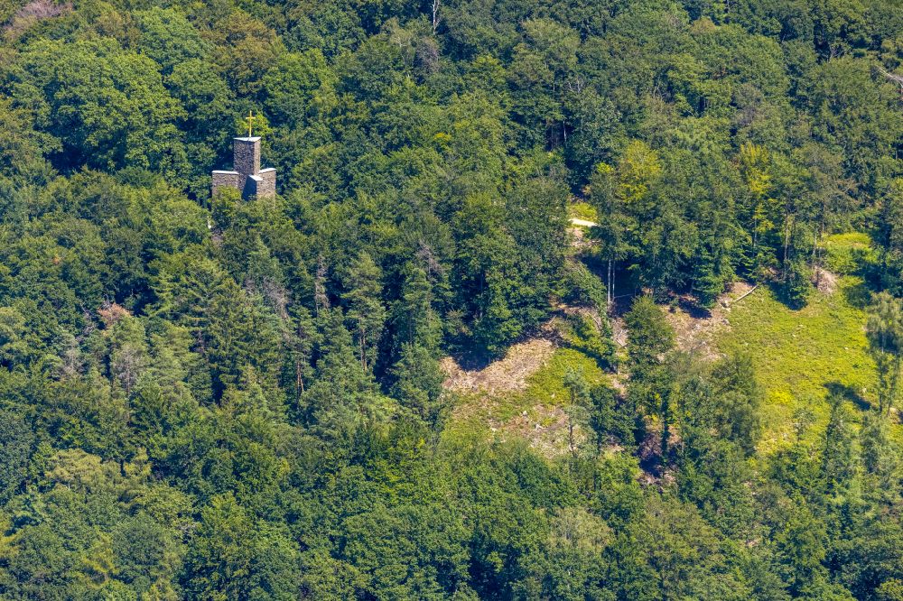 Aerial photograph Gevelsberg - Tourist attraction of the historic memorial to remember the dead soldiers of the first worldwar and the vicitims of the second worldwar at the municipal woods of Gevelsberg in the state North Rhine-Westphalia