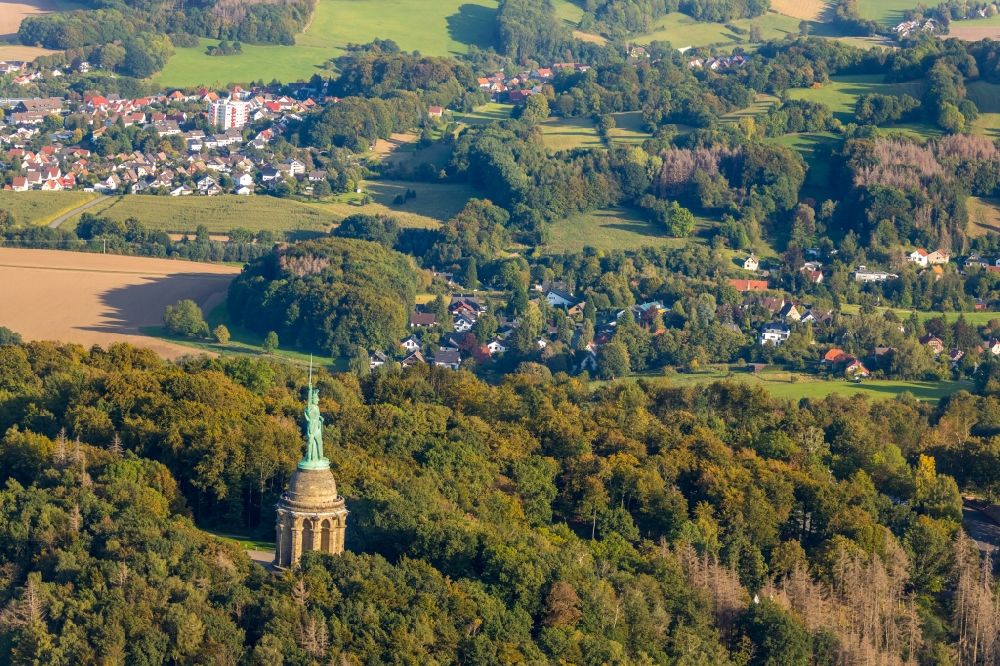 Aerial photograph Detmold - Tourist attraction of the historic monument Hermannsdenkmal on forest Teuteburger Wald in Detmold in the state North Rhine-Westphalia