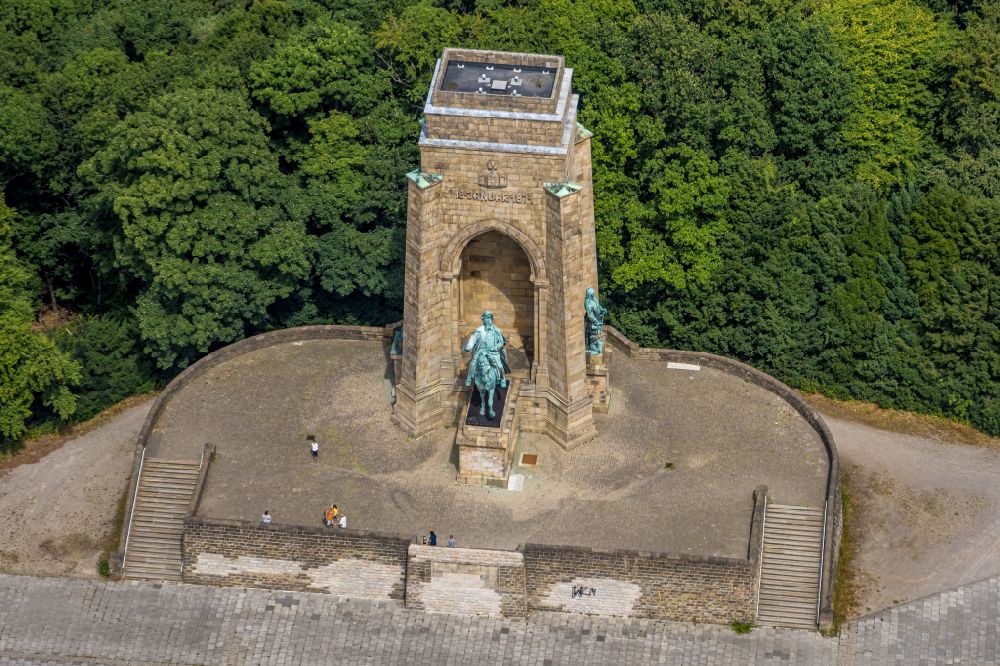 Dortmund from above - Tourist attraction of the historic monument Kaiser-Wilhelm-Denkmal in the district Hoerde in Dortmund at Ruhrgebiet in the state North Rhine-Westphalia
