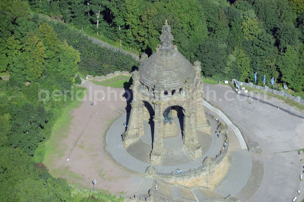 Porta Westfalica from the bird's eye view: Tourist attraction of the historic monument Kaiser-Wilhelm-Denkmal in Porta Westfalica in the state North Rhine-Westphalia