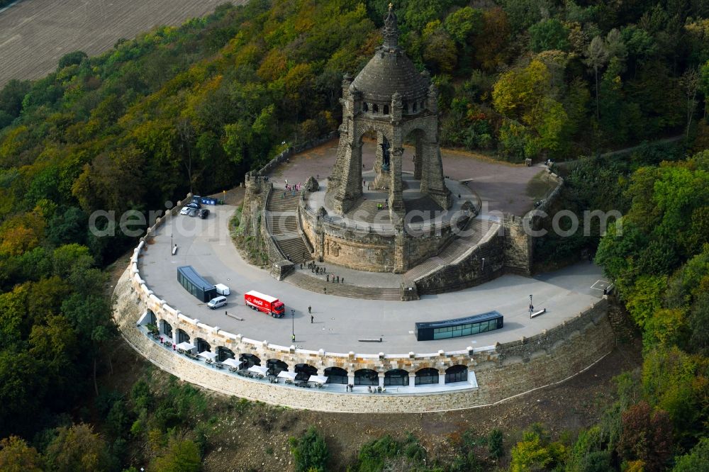 Aerial image Porta Westfalica - Tourist attraction of the historic monument Kaiser-Wilhelm-Denkmal in Porta Westfalica in the state North Rhine-Westphalia, Germany