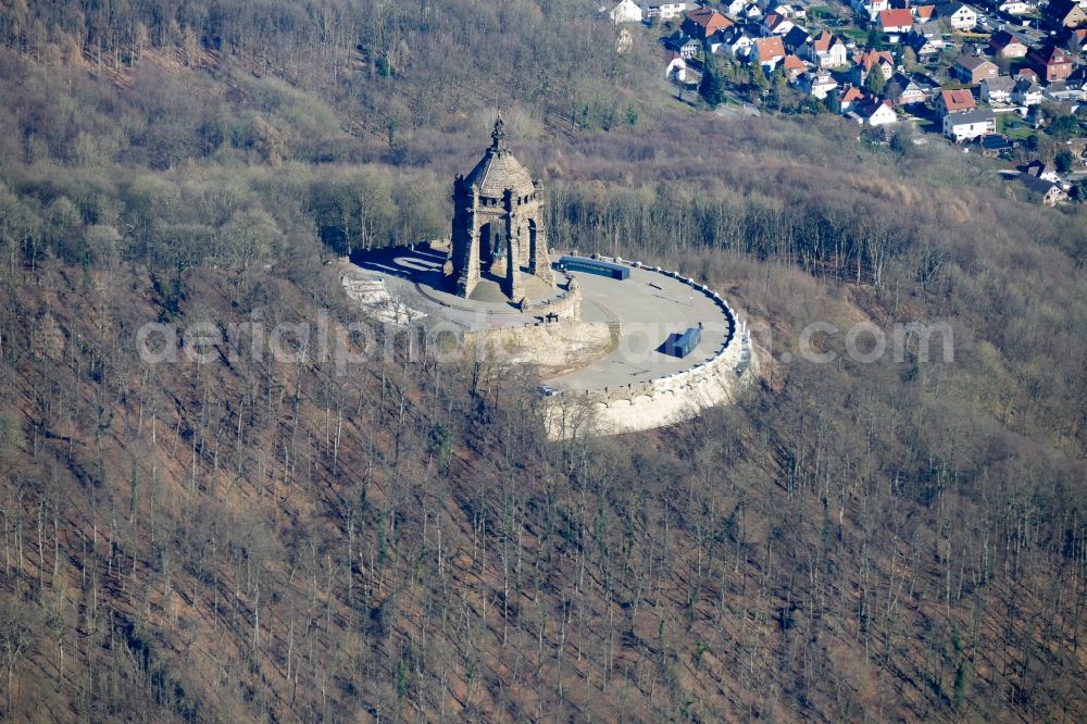 Porta Westfalica from the bird's eye view: Tourist attraction of the historic monument Kaiser-Wilhelm-Denkmal in Porta Westfalica in the state North Rhine-Westphalia, Germany