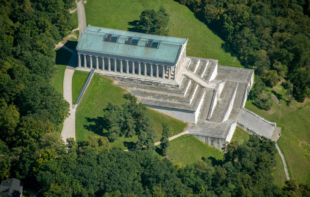 Donaustauf from the bird's eye view: Tourist attraction of the historic monument Nationaldenkmal Walhalla in Donaustauf in the state Bavaria, Germany