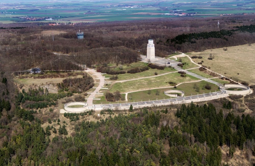 Weimar from the bird's eye view: Tourist attraction of the historic monument Nationale Mahn- and Gedenkstaette of DDR Buchenwald in the district Ettersberg in Weimar in the state Thuringia, Germany