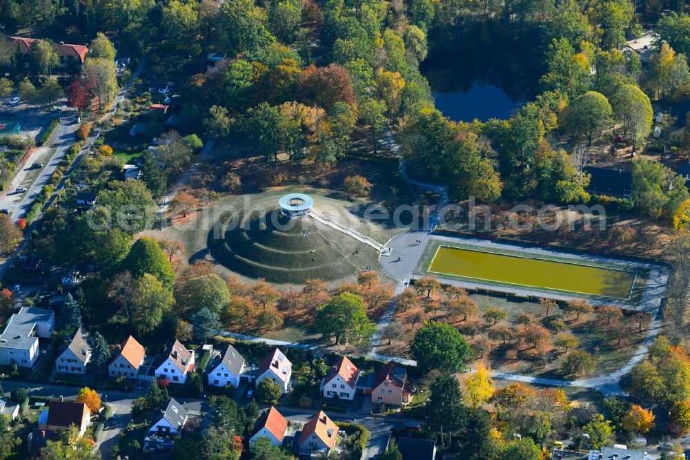 Berlin from the bird's eye view: Tourist attraction of the historic monument Otto Lilienthal Gedenkstaette on Schuette-Lanz-Strasse in the district Lichterfelde in Berlin, Germany