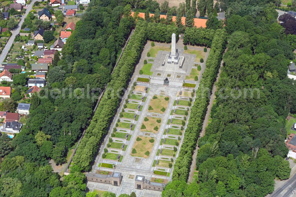 Berlin from above - Sight and tourism attraction of the historical monument Soviet - Russian memorial in the park of Schoenholzer Heide on Germanenstrasse in the district Wilhelmsruh in Berlin, Germany