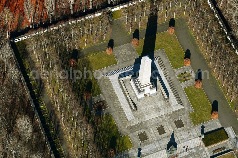 Berlin from the bird's eye view: Sight and tourism attraction of the historical monument Soviet - Russian memorial in the park of Schoenholzer Heide on Germanenstrasse in the district Wilhelmsruh in Berlin, Germany