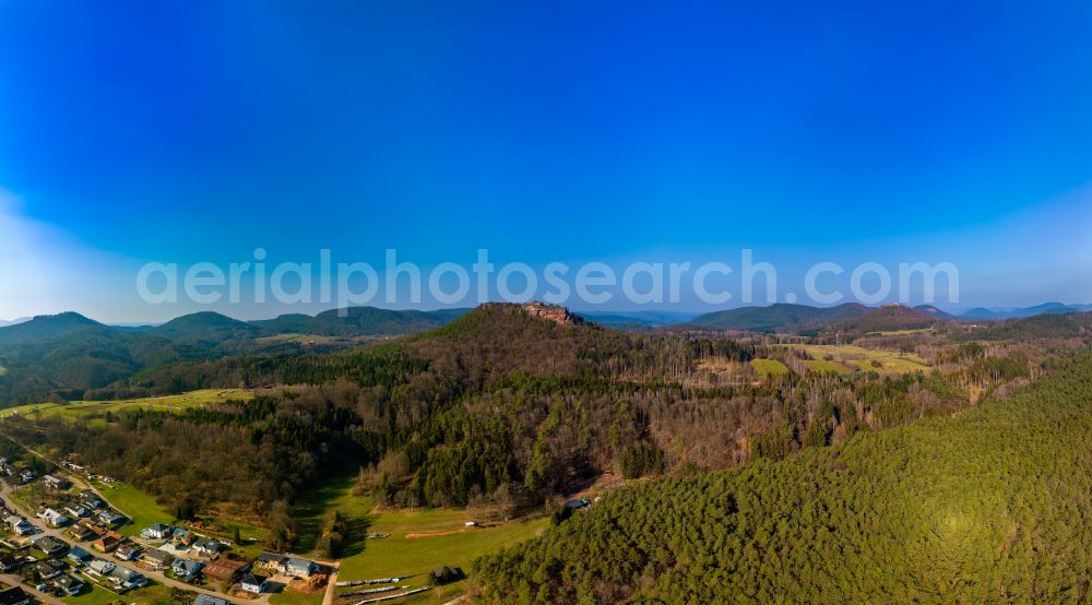 Aerial photograph Vorderweidenthal - Rock massif and rock formation Ritterstein Nr 299 Roedelstein in Vorderweidenthal in the state Rhineland-Palatinate, Germany