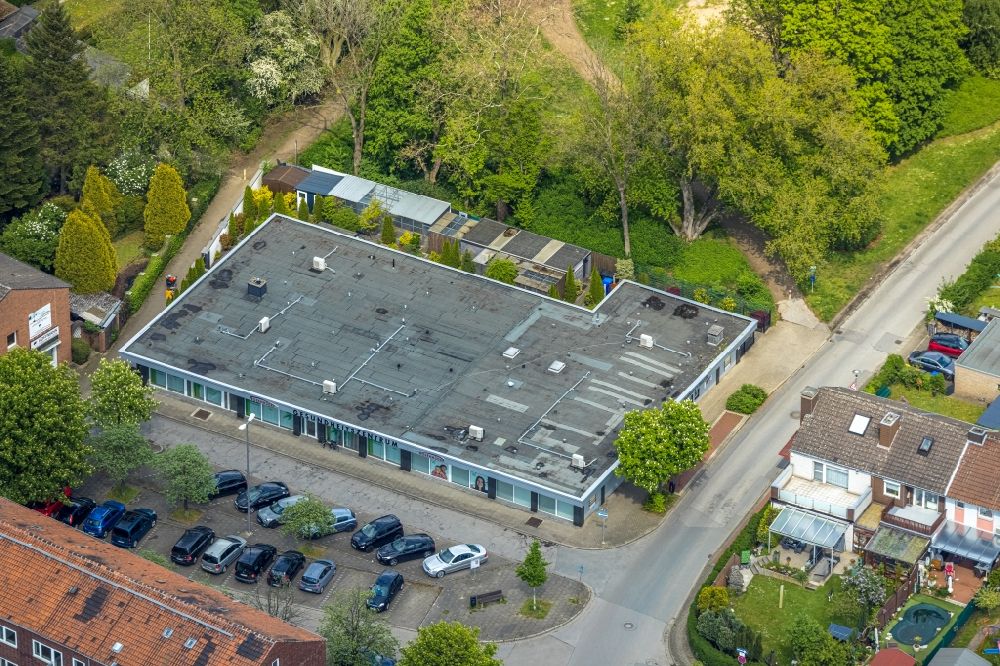Aerial photograph Gladbeck - Health and medical center des Rosenhuegel Gesundheitszentrum on Luetzenkampstrasse in Gladbeck at Ruhrgebiet in the state North Rhine-Westphalia, Germany