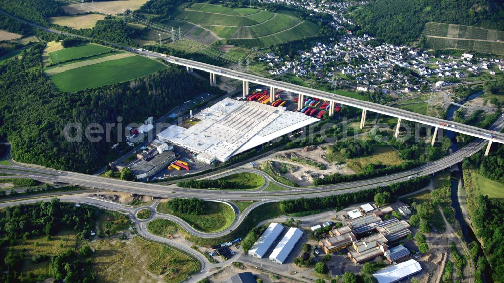 Aerial image Bad Neuenahr-Ahrweiler - Buildings and production halls on the food manufacturer's premises the beverage factory of Apollinaris & Schweppes GmbH on street Landskroner Strasse in Bad Neuenahr-Ahrweiler in the state Rhineland-Palatinate, Germany