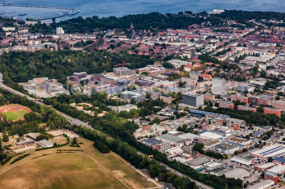 Kiel from above - Commercial space and campus building of the Christian- Albrechts- University ( CAU ) in the district Ravensberg in Kiel in the state Schleswig-Holstein, Germany