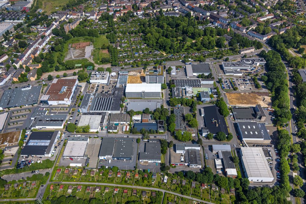 Essen from the bird's eye view: Industrial estate and company settlement on Berthold-Beitz-Boulevard in the district Nordviertel in Essen at Ruhrgebiet in the state North Rhine-Westphalia, Germany