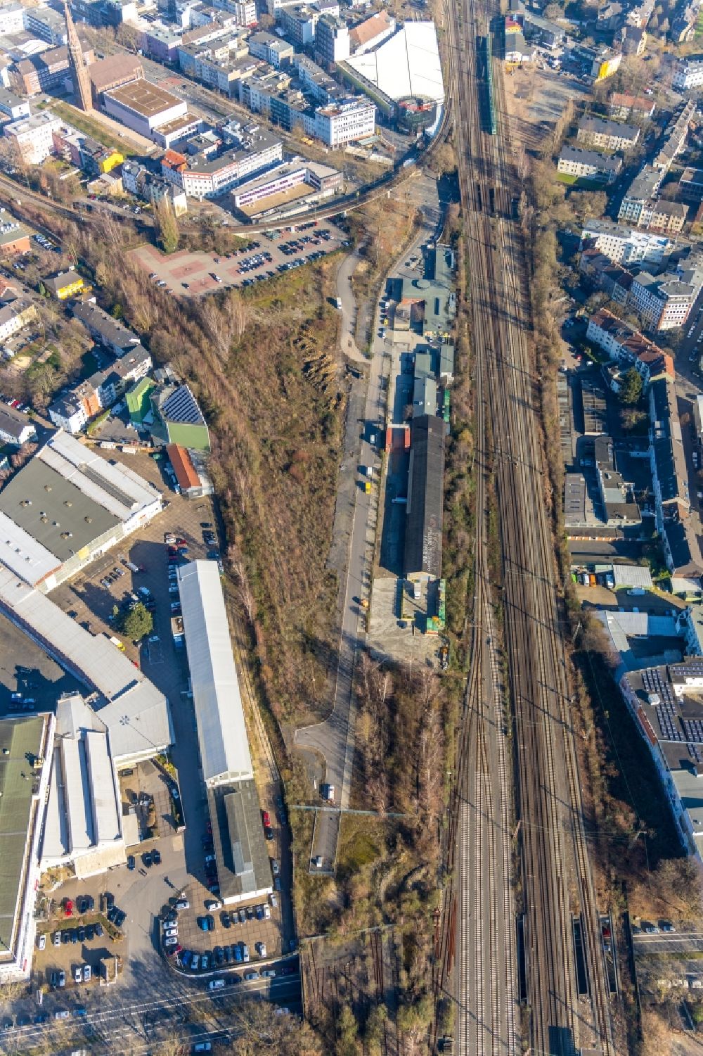 Aerial image Bochum - Industrial estate and company settlement overlooking the culture center Rotunde Bochum along the rail course on Konrad-Adenauer-Platz in the district Innenstadt in Bochum in the state North Rhine-Westphalia, Germany