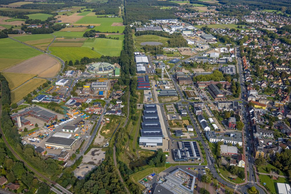 Aerial photograph Dorsten - Industrial estate and company settlement on street An der Wienbecke in Dorsten at Ruhrgebiet in the state North Rhine-Westphalia, Germany