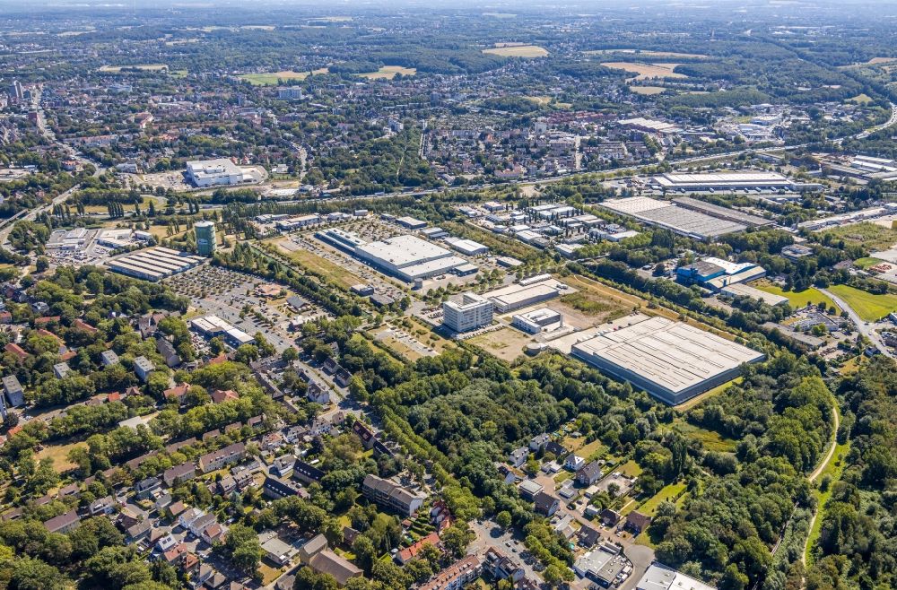 Aerial photograph Herne - Industrial estate and company settlement along the Koniner Strasse and the Lindenallee in the district Wanne-Eickel in Herne in the state North Rhine-Westphalia, Germany