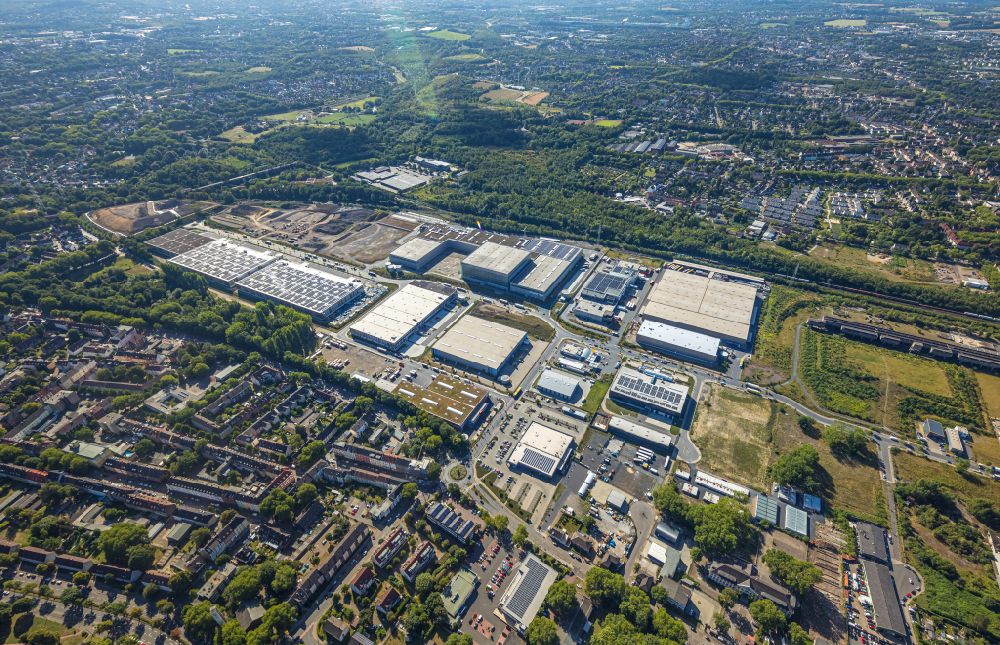 Gelsenkirchen from the bird's eye view: Industrial estate and company settlement on Europastrasse in the district Bulmke-Huellen in Gelsenkirchen at Ruhrgebiet in the state North Rhine-Westphalia, Germany