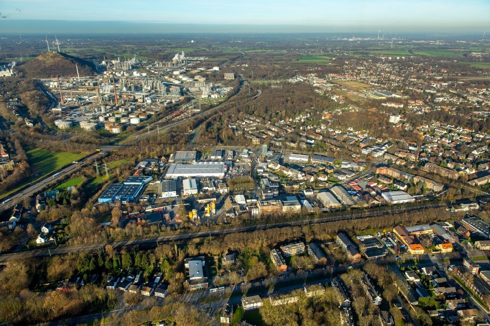 Gelsenkirchen from the bird's eye view: Commercial area and companies locating in Gelsenkirchen - Scholven in North Rhine-Westphalia