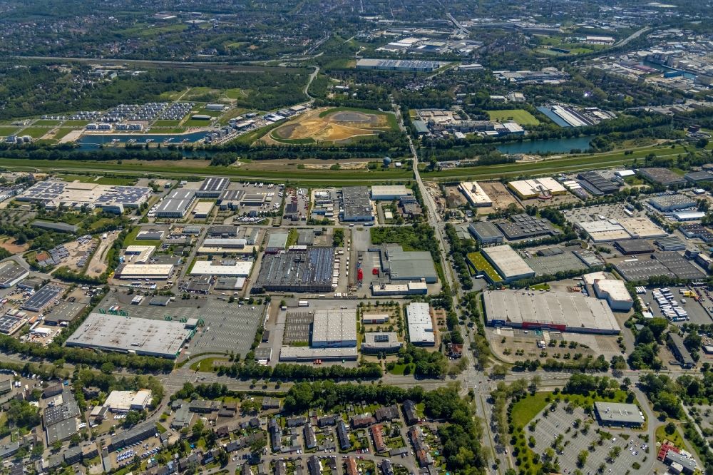 Gelsenkirchen from the bird's eye view: Industrial estate and company settlement on Adenauerallee in the district Erle in Gelsenkirchen at Ruhrgebiet in the state North Rhine-Westphalia, Germany
