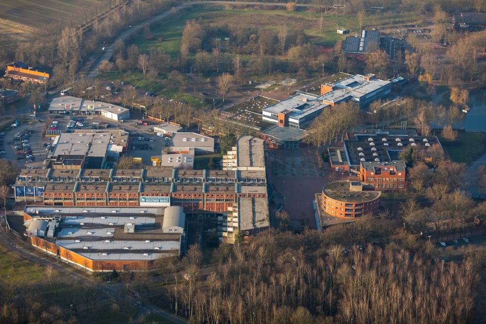 Dorsten from above - Industrial estate and company settlement with of Gesamtschule Wulfen and dem Hallenbad Dorsten-Wulfen in the district Barkenberg in Dorsten in the state North Rhine-Westphalia, Germany