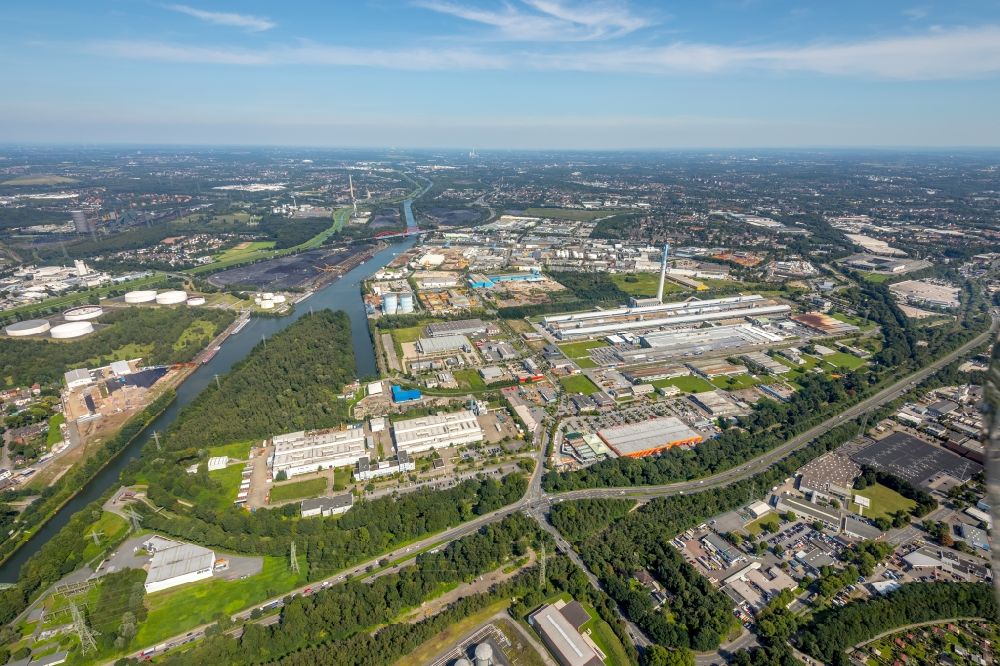 Aerial photograph Essen - Industrial estate and company settlement Gewerbegebiet econova Am Stadthafen in Bergeborbeck in the state North Rhine-Westphalia, Germany