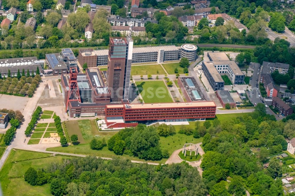 Gelsenkirchen from above - Industrial estate and company settlement GEWERBEPARK NORDSTERN in the district Horst in Gelsenkirchen at Ruhrgebiet in the state North Rhine-Westphalia, Germany