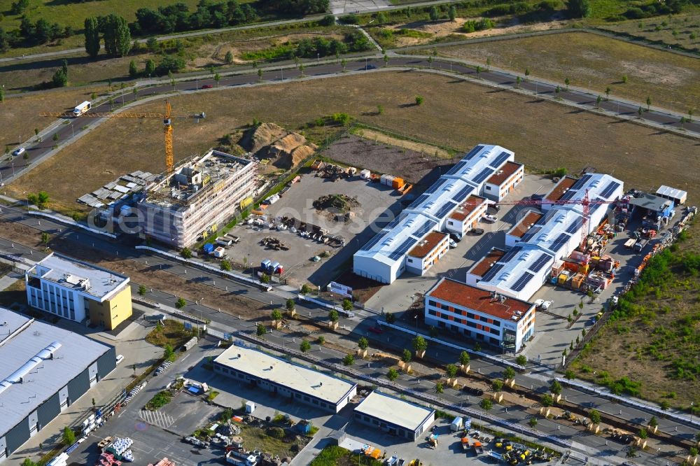 Berlin from the bird's eye view: Industrial estate and company settlement on Gross-Berliner Donm in the district Johannisthal in Berlin, Germany