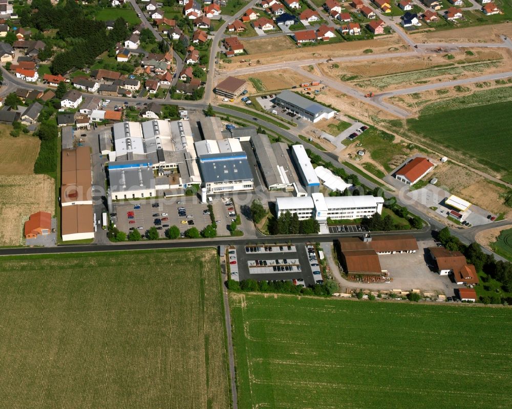 Aerial image Niederwinkling - Industrial estate and company settlement on Hauptstrasse in Niederwinkling in the state Bavaria, Germany