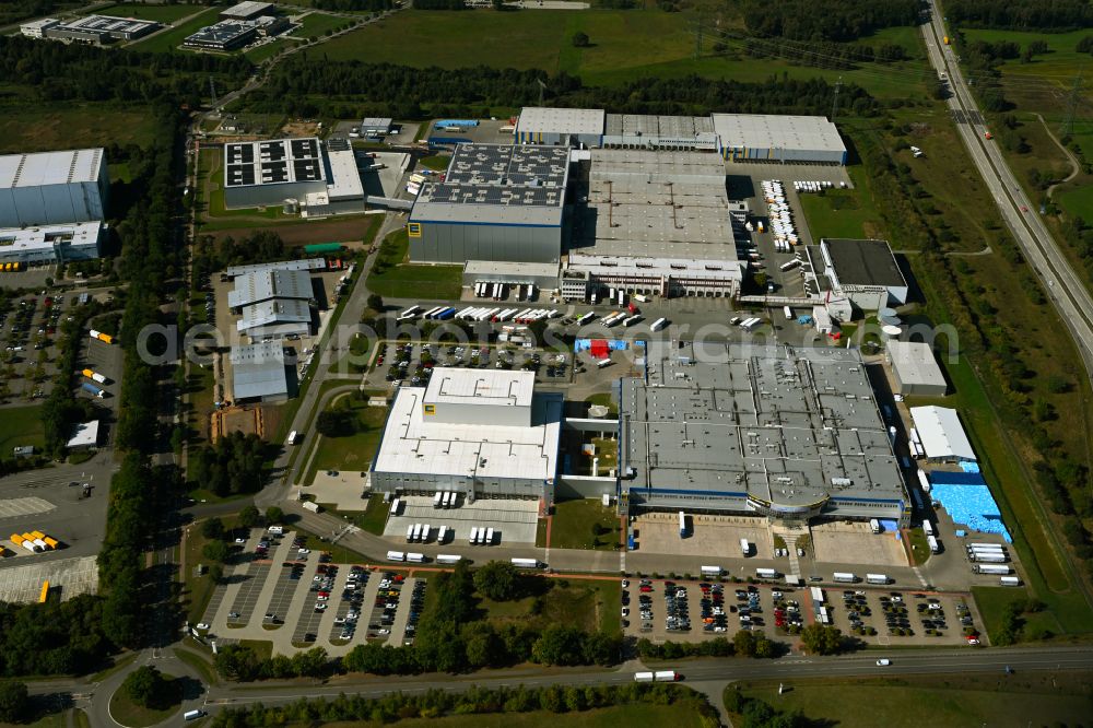 Aerial photograph Gallin - Industrial estate and company settlement Am Heisterbusch in the district Valluhn in Gallin in the state Mecklenburg - Western Pomerania, Germany