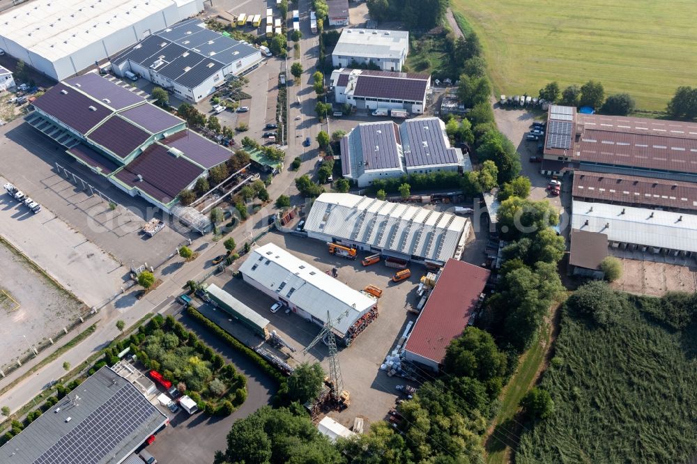 Kandel from the bird's eye view: Industrial estate and company settlement Horst with Dachdeckerei Mindum in the district Gewerbegebiet Horst in Kandel in the state Rhineland-Palatinate, Germany