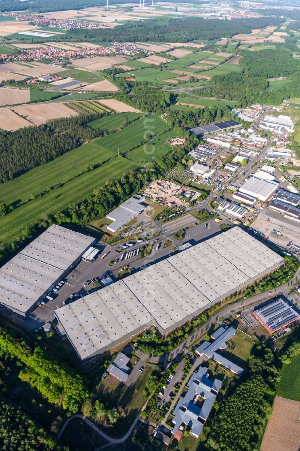 Aerial image Kandel - Industrial estate and company settlement Horst with Friedrich Zufall GmbH & Co. KG Internationale Spedition in the district Minderslachen in Kandel in the state Rhineland-Palatinate, Germany