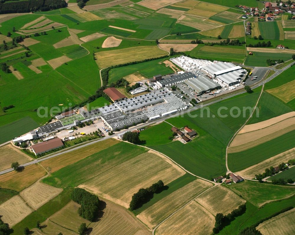 Aerial image Hunderdorf - Industrial estate and company settlement in the district Hasenquanten in Hunderdorf in the state Bavaria, Germany