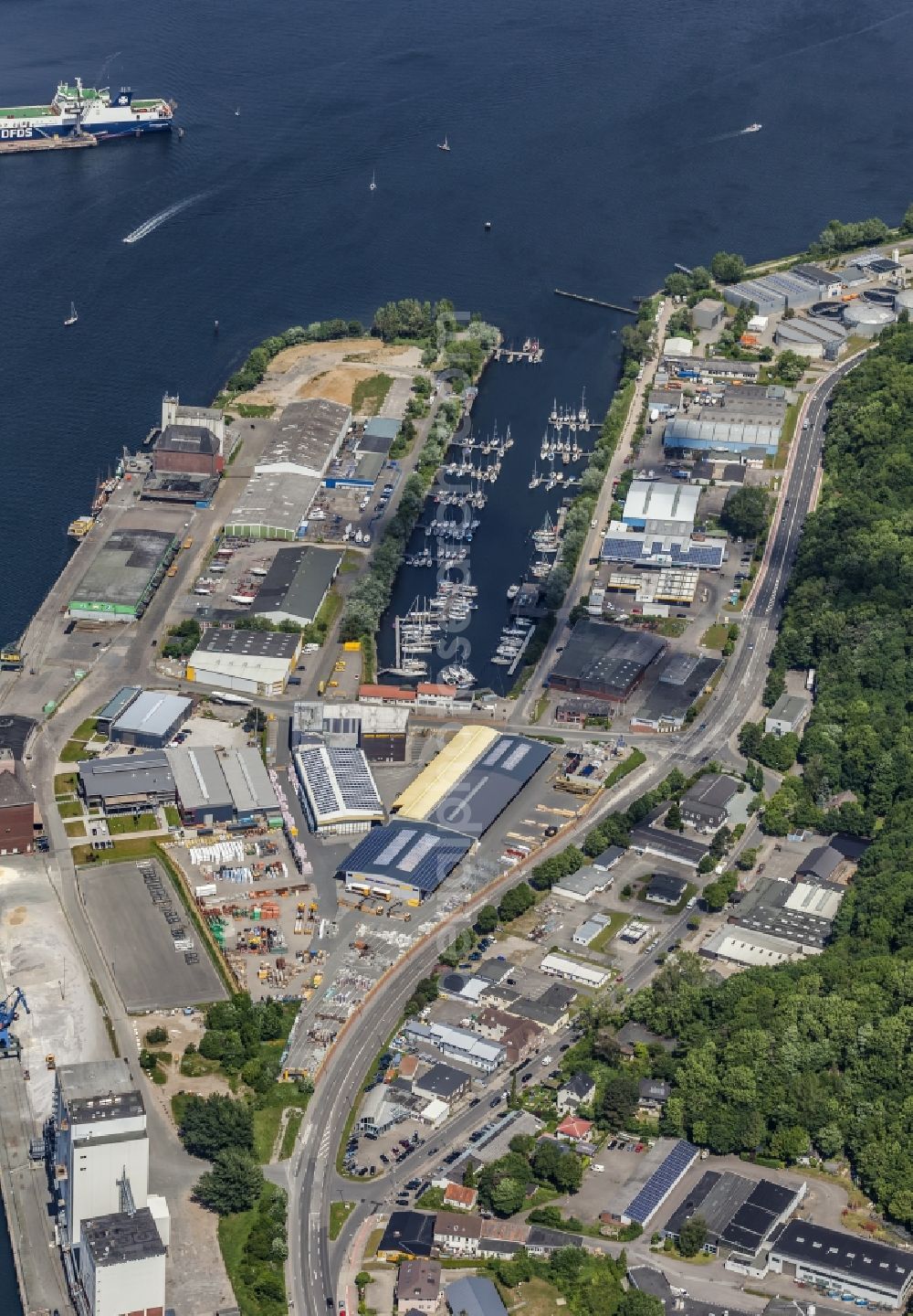 Aerial image Flensburg - Industrial estate and company settlement Am Industriehafen in the district Fruerlund in Flensburg in the state Schleswig-Holstein, Germany