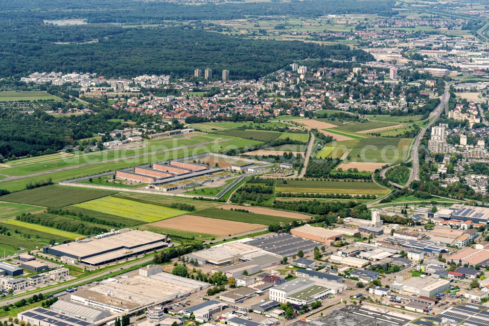 Offenburg from the bird's eye view: Industrial estate and company settlement on B3 and Industriestrasse in Offenburg in the state Baden-Wuerttemberg, Germany