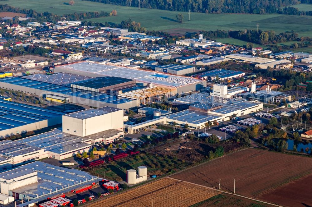 Aerial image Offenbach an der Queich - Industrial estate and company settlement Interpark with Tricor Packaging & Logistics AG, Prowell Papierverarbeitung Gmbh in Offenbach an der Queich in the state Rhineland-Palatinate, Germany