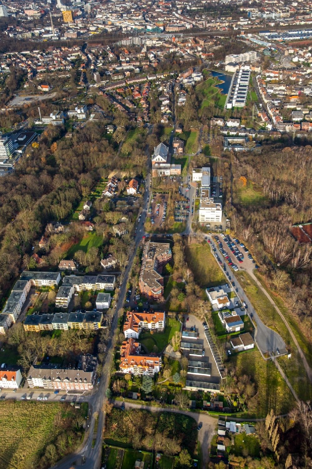 Gelsenkirchen from the bird's eye view: Industrial estate and company settlement Leithestrasse in Gelsenkirchen in the state North Rhine-Westphalia