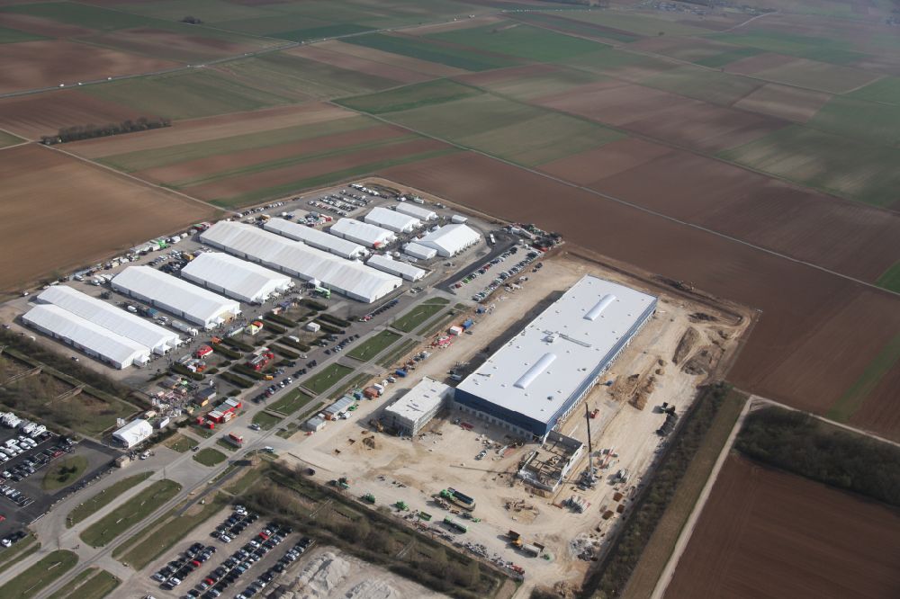 Hechtsheim from the bird's eye view: Industrial estate and company settlement and Messepark on Ludwig-Erhard-Strasse in Hechtsheim in the state Rhineland-Palatinate, Germany