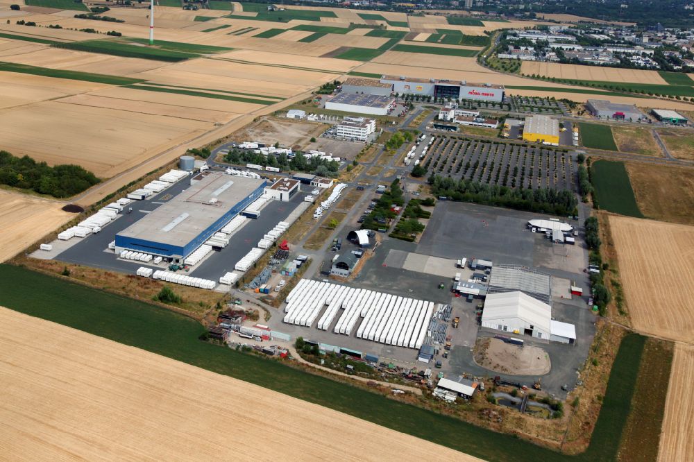 Aerial photograph Hechtsheim - Industrial estate and company settlement and Messepark on Ludwig-Erhard-Strasse in Hechtsheim in the state Rhineland-Palatinate, Germany