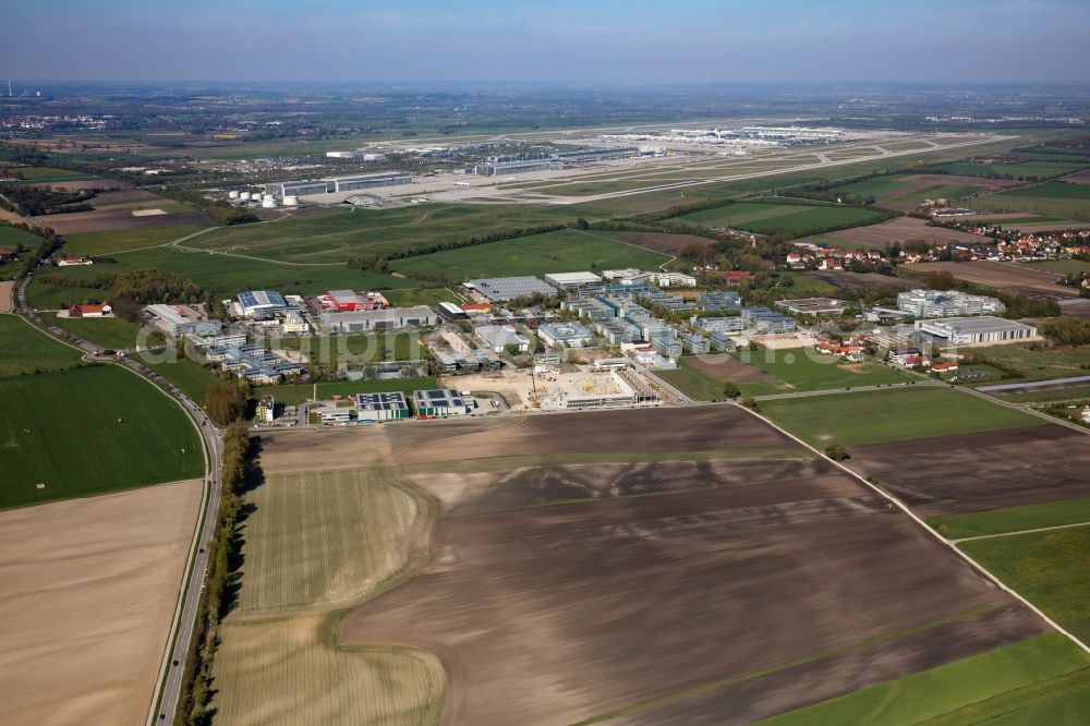 Aerial image Hallbergmoos - Industrial estate and company settlement Nord-West 3 along the Ludwigstrasse in Hallbergmoos in the state Bavaria